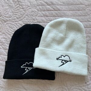 2pcs Embroidered Beanie